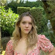 Profesora particular con experiencia en cursos de primaria y la ESO. Tengo muy buenos resultados debido a la cercanía de edad y mis métodos